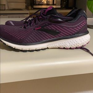 Brooks ghost 12 running shoe size 7